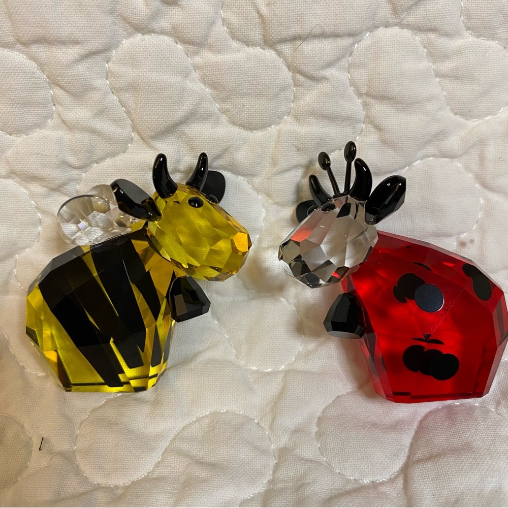 Crystal Cow Figurine Set - Red and Yellow